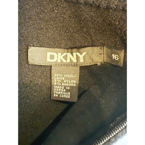 DKNY Wool Angora Sleeveless Turtleneck Vest Black Zip Back NWT Women’s 16 - Picture 2 of 8